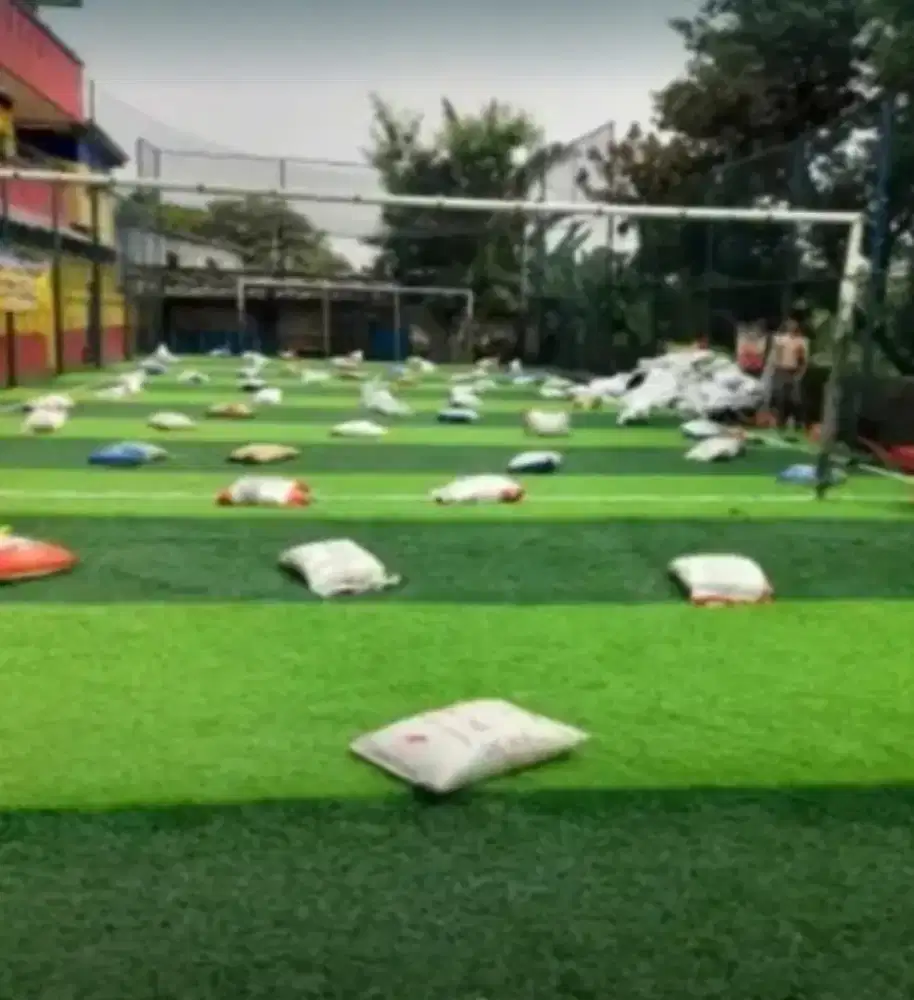 JUAL RUMPUT SINTETIS UNTUK LAPANGAN FUTSAL DAN KUMPUL KELUARGA