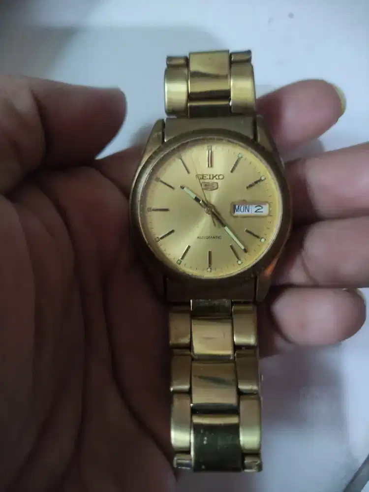 Jam tangan vintage Seiko 5 otomatis