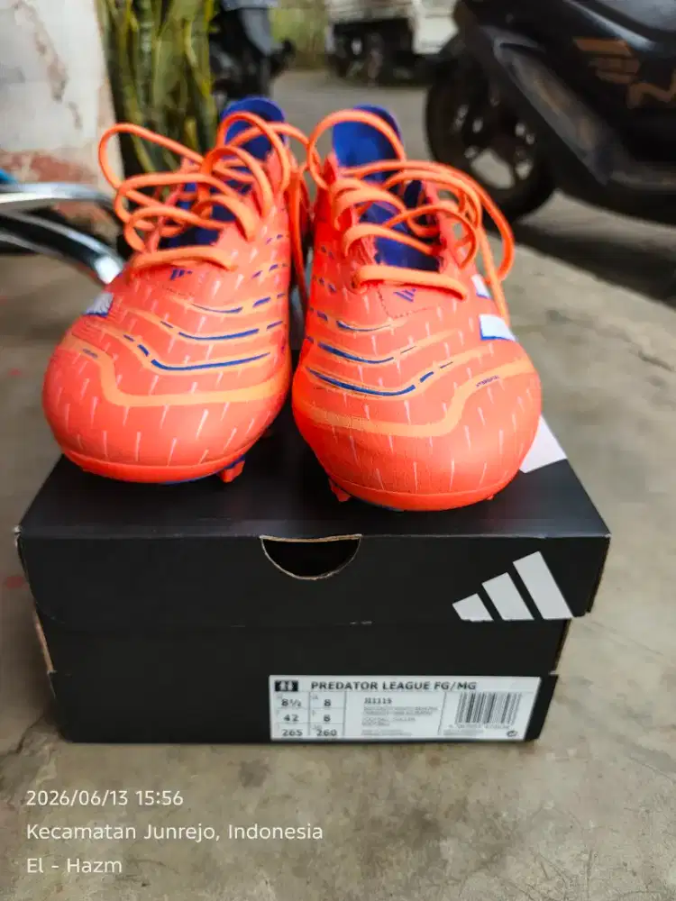 Adidas predator league ukuran 42