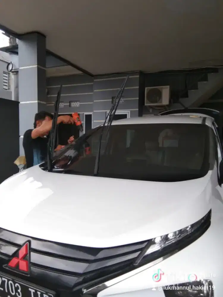 Lapak pemasangan kaca film mobil di jamin rapi