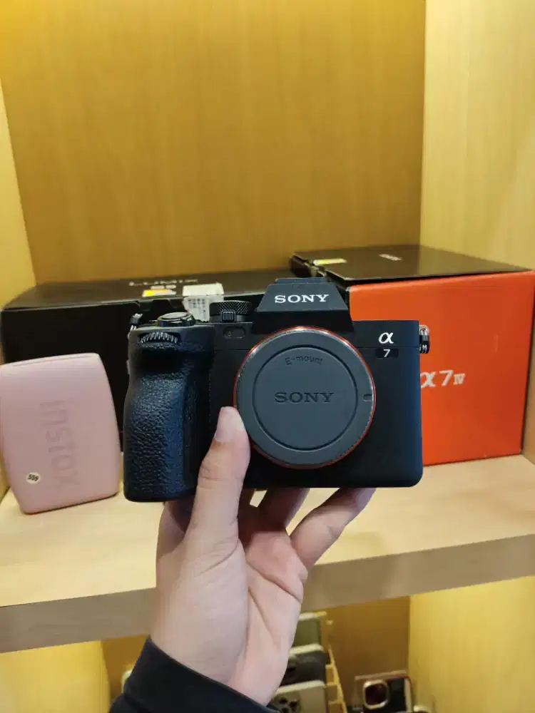 Sony A7 Mark IV Body Only Fullset Like New