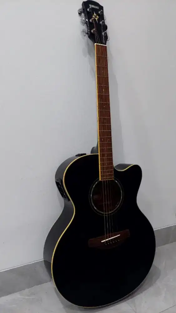Di Jual Gitar Like New CPX600