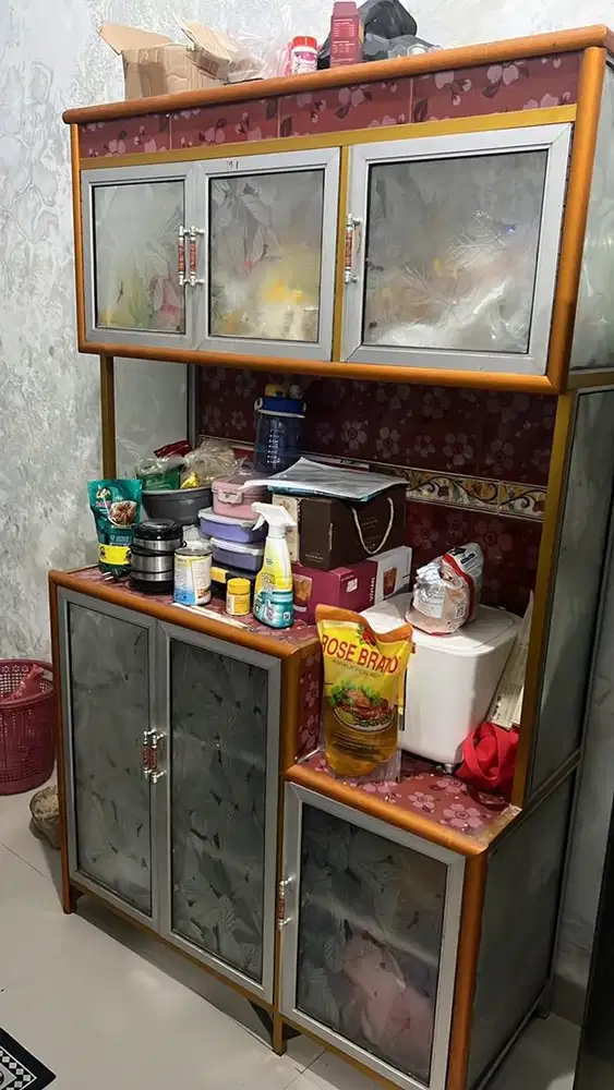 lemari piring masih oke semua