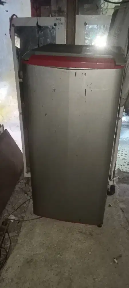 Kulkas satu pintu merk sanyo