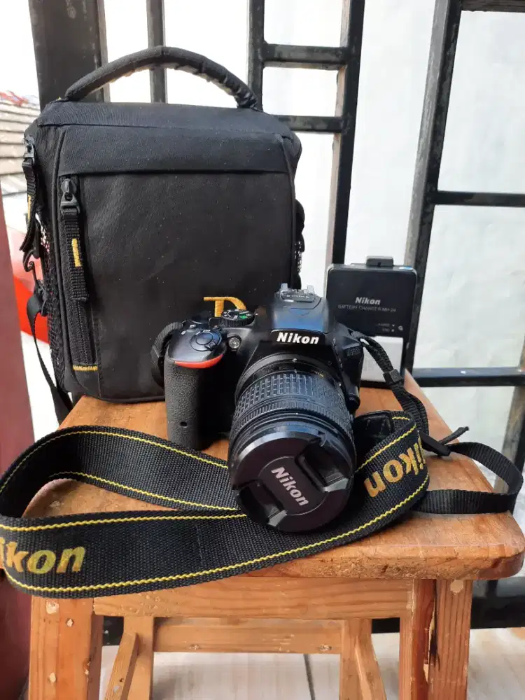 Nikon D5500 Kit 18-55mm Mulus & Normal