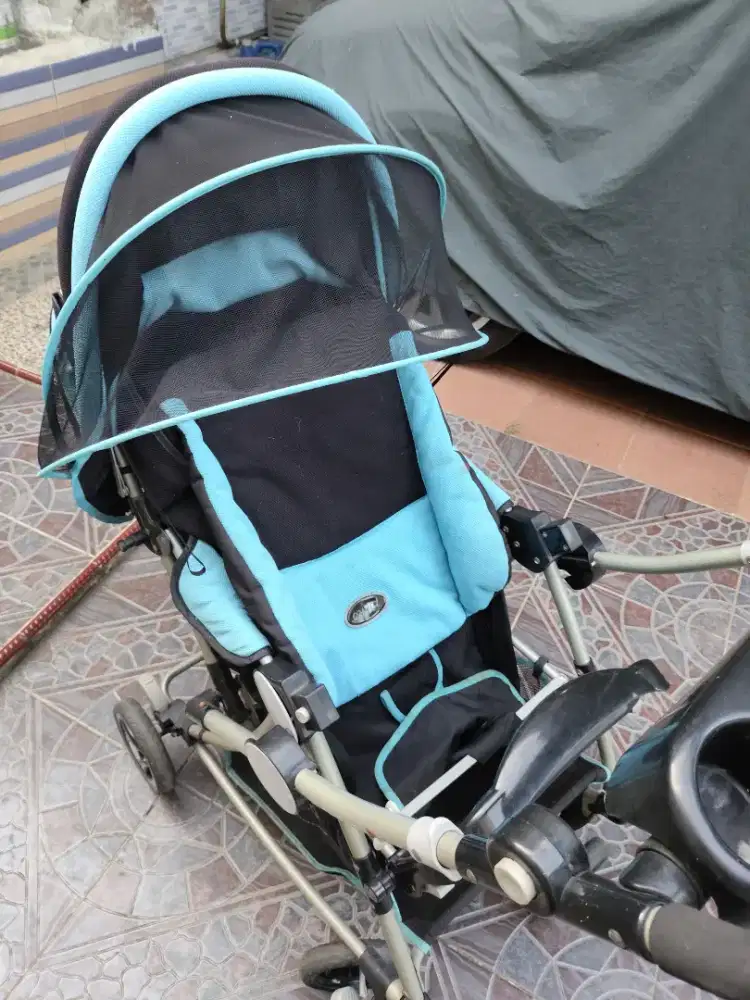 JUAL CEPAT STROLLER BAYI Masih BAGUS Merk FIKO