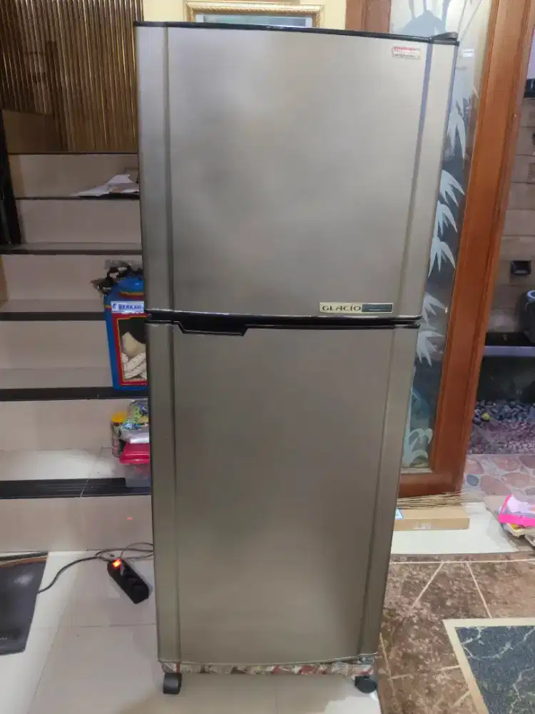 Kulkas Murah 2 Pintu Toshiba Istimewa Bonus Meja TV