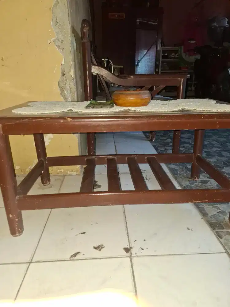 MEJA KAYU MAHONI
