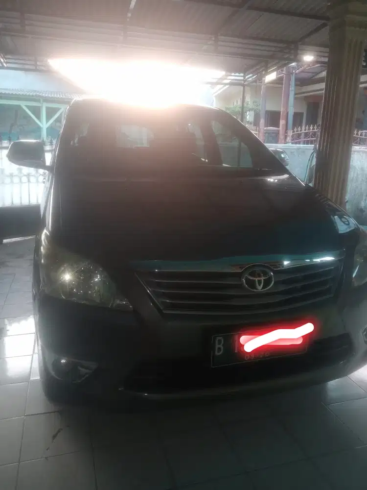 Toyota Kijang Innova 2011 Bensin