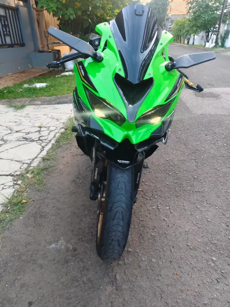Kawasaki ZX25r 2020 mulus!