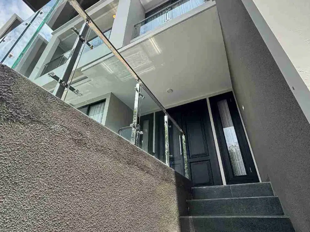 dijua rumah mewah design interior MURAH PAKUWON INDAH The Mansion