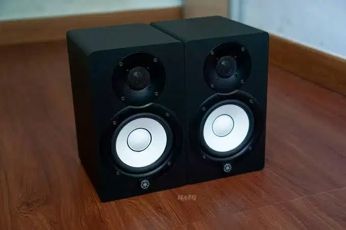 Speaker Yamaha FLAT HS5
