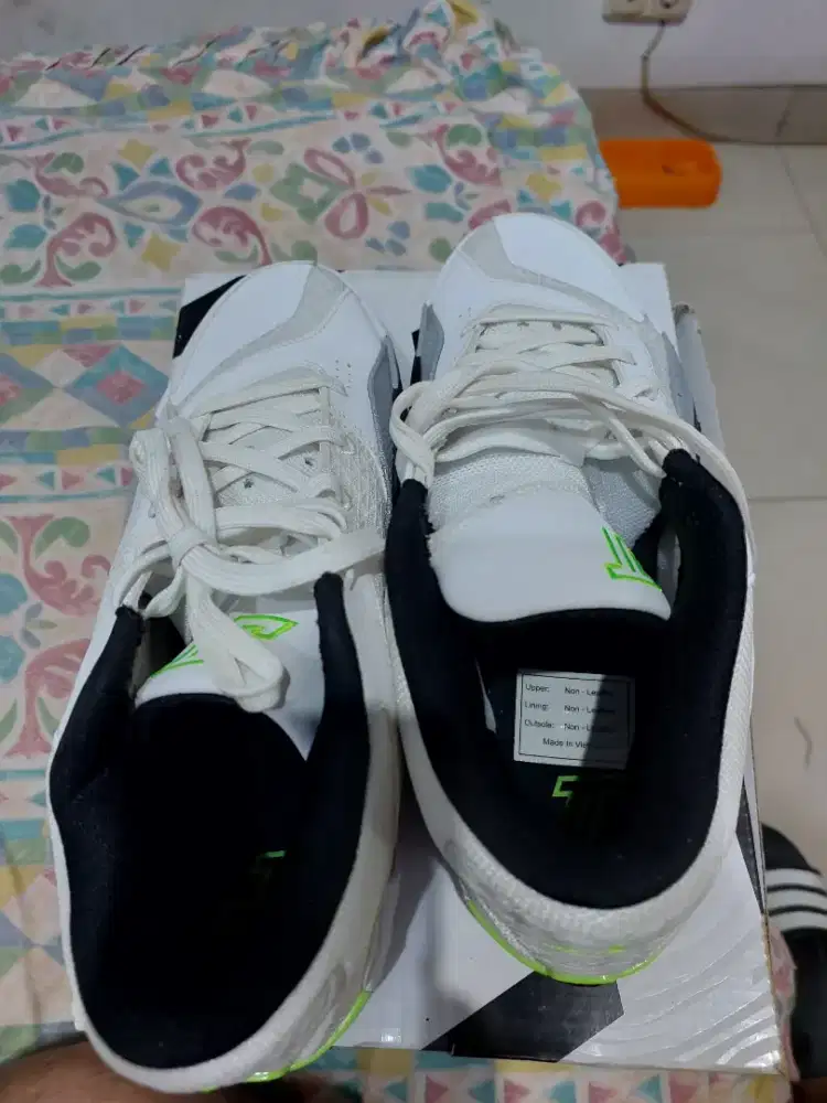 Sepatu basket jordan