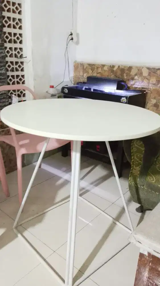 Haora Meja tamu informa