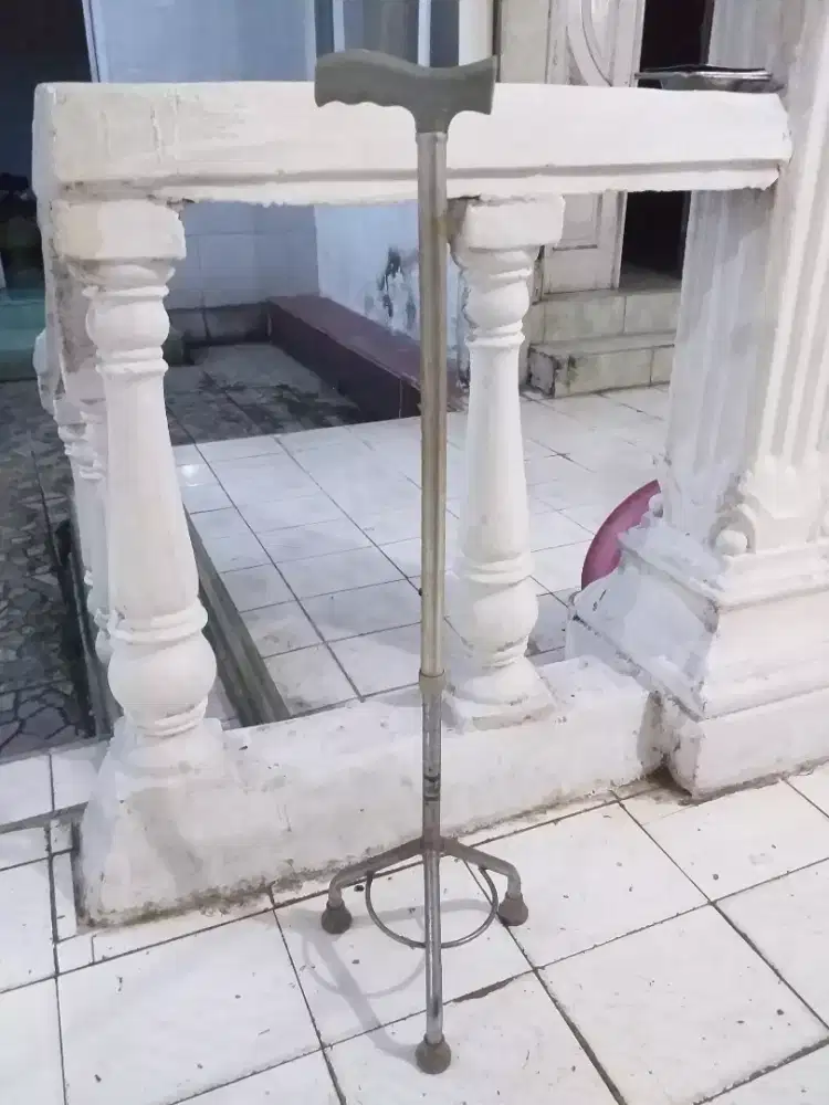 Tongkat manula kaki3