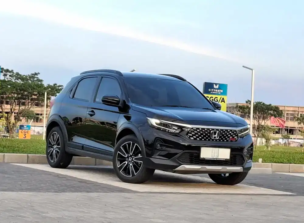 Tangan Pertama Honda WRV 1.5 RS Matic 2023 Hitam Pajak Panjang Mulus