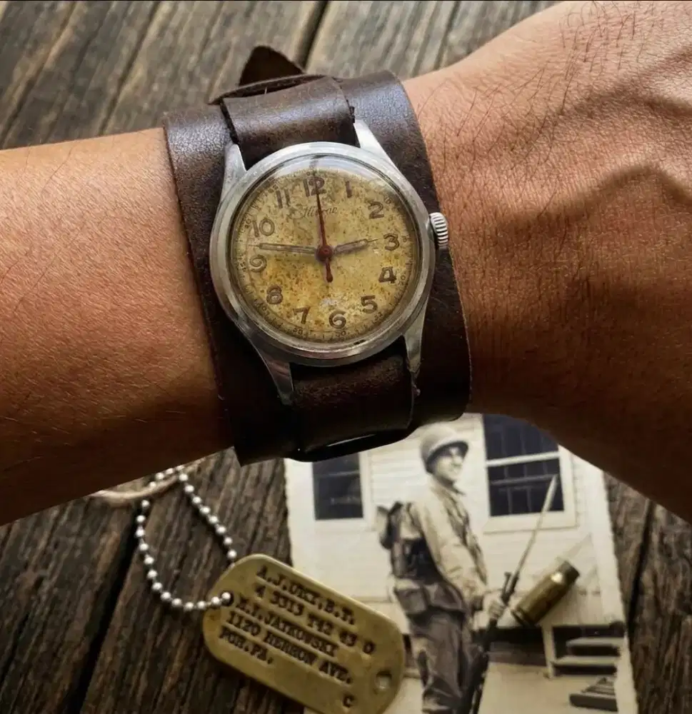 Jam perang enicar WW2 issue 1945 US military watch vintage antik