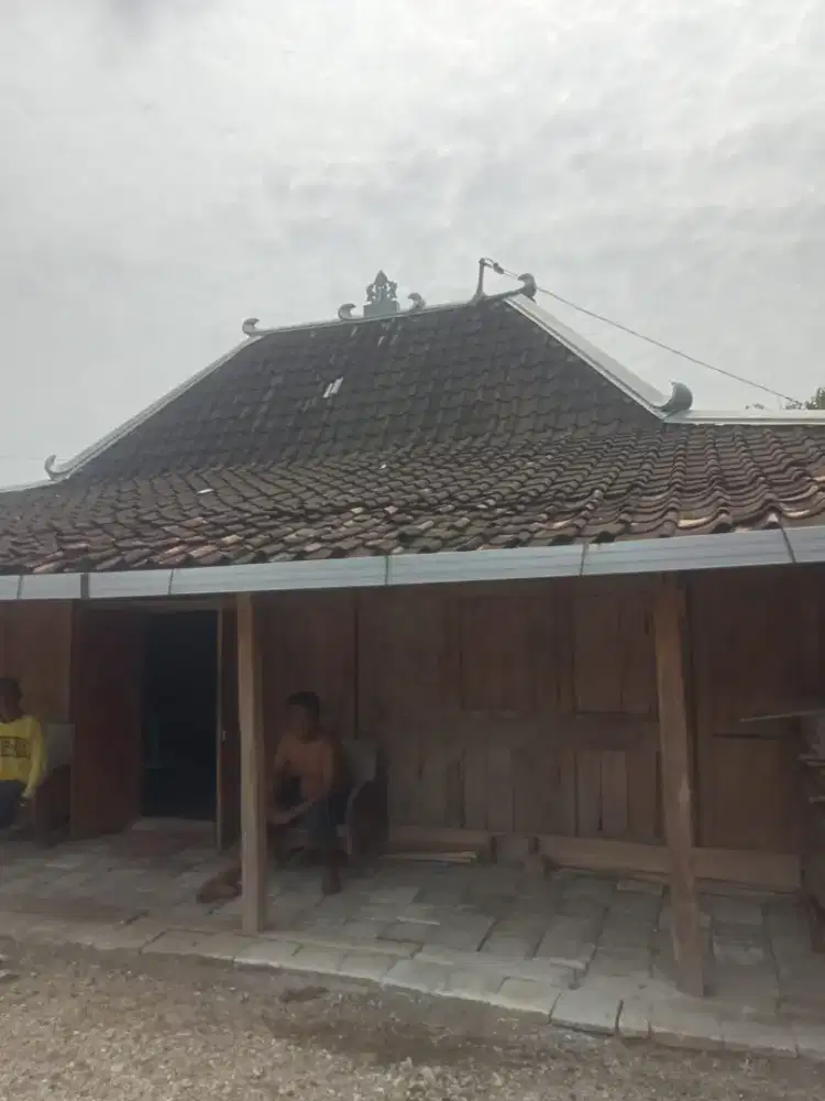 Jual rumah limasan gebyok keliling
