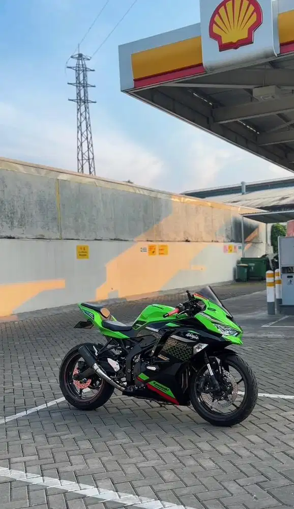 ZX25 Special Edition KRT , ABS & Quickshift ZX25R