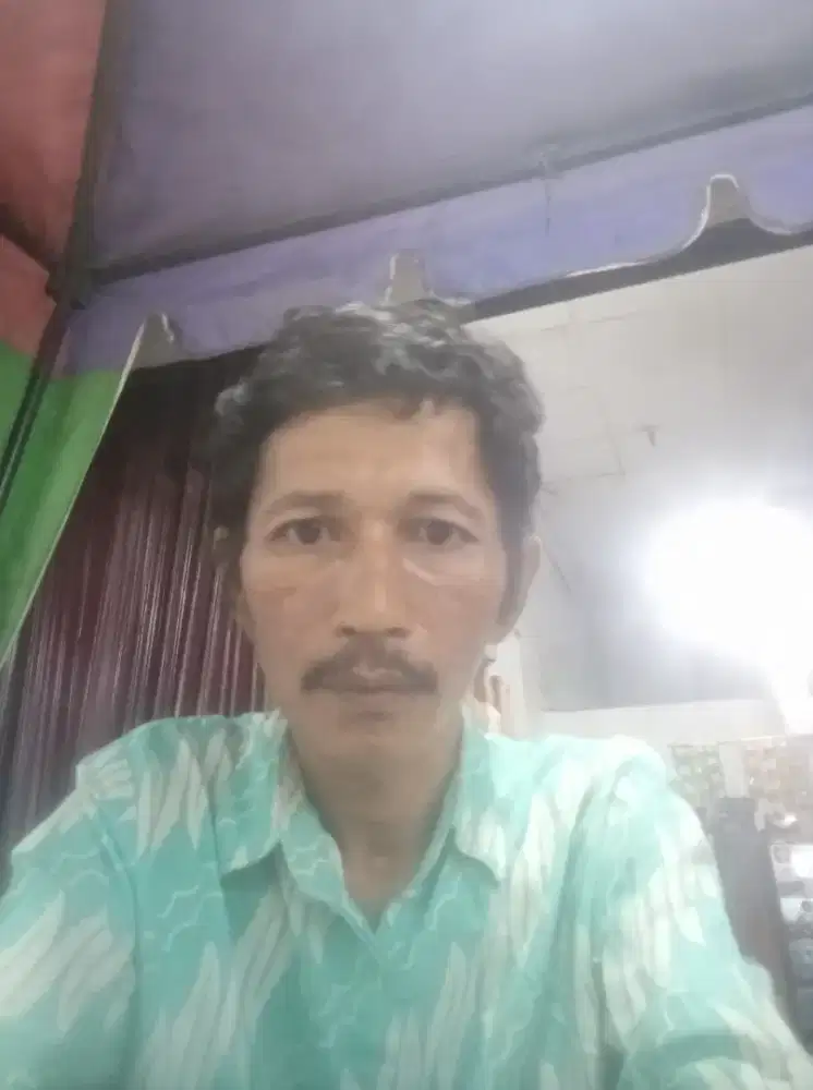 Saya seorang supir butuh kerja drever pribadi atau angkutan barang