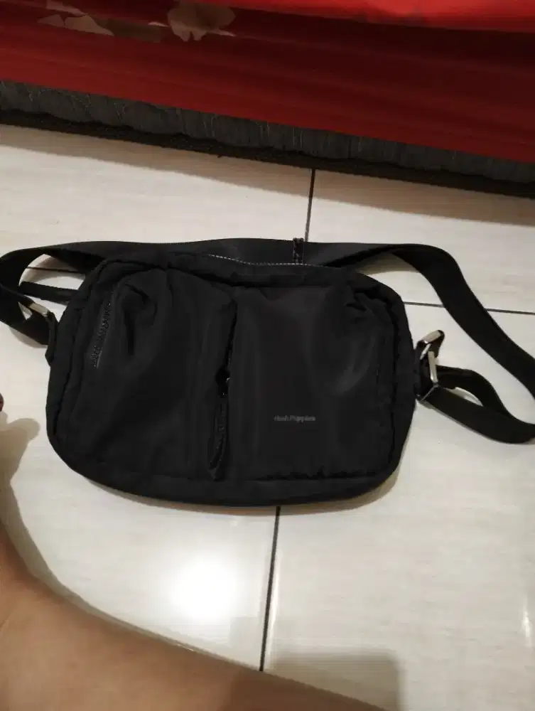 Tas selempang hush puppies original