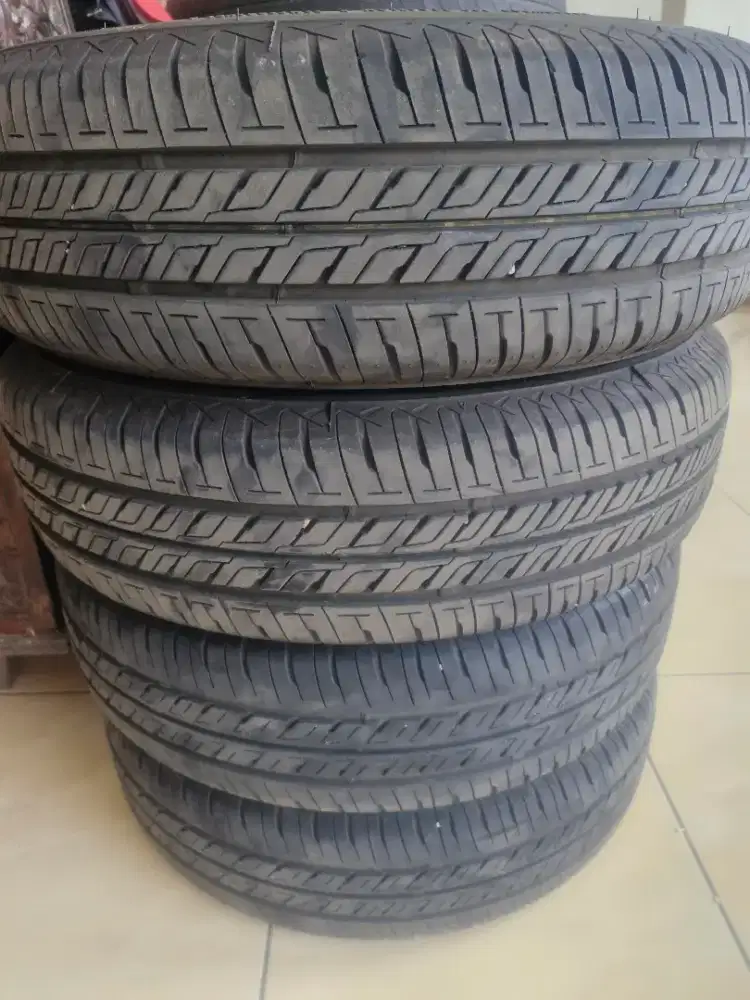 Ban Bridgestone Tecno R14
