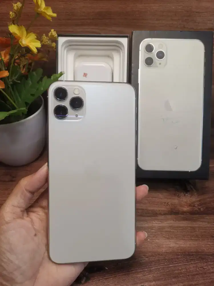 Iphone 11 pro max 512 gb silver mulus fullset original garansi Hb 100%