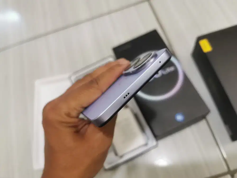 Vivo V60 lite
Ram 8/256