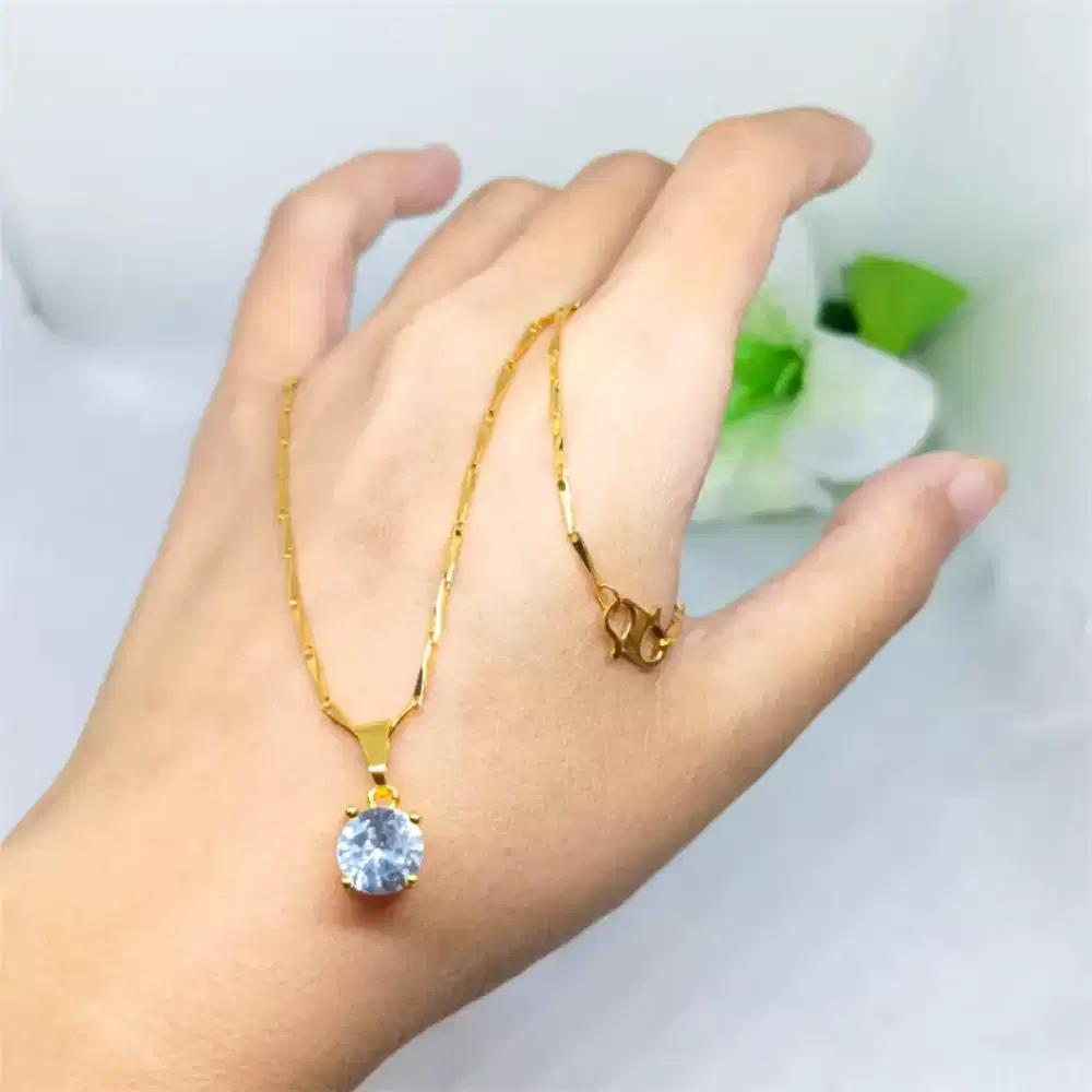 Kalung rantai berlian permata