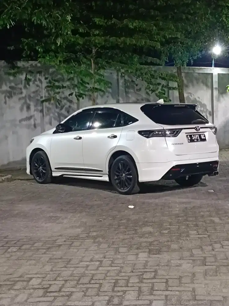 Jual mobil toyota harrier tahun 2015 automatic