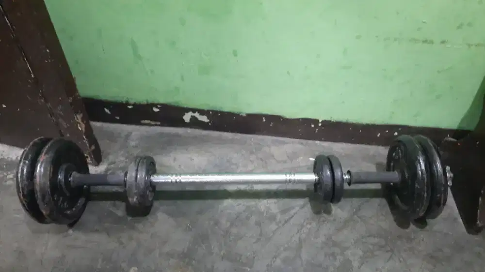 Barbell berat total -+30kg