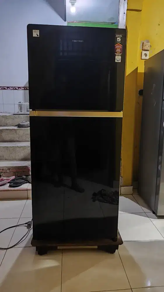 Jual kulkas Polytron 2 pintu bekas