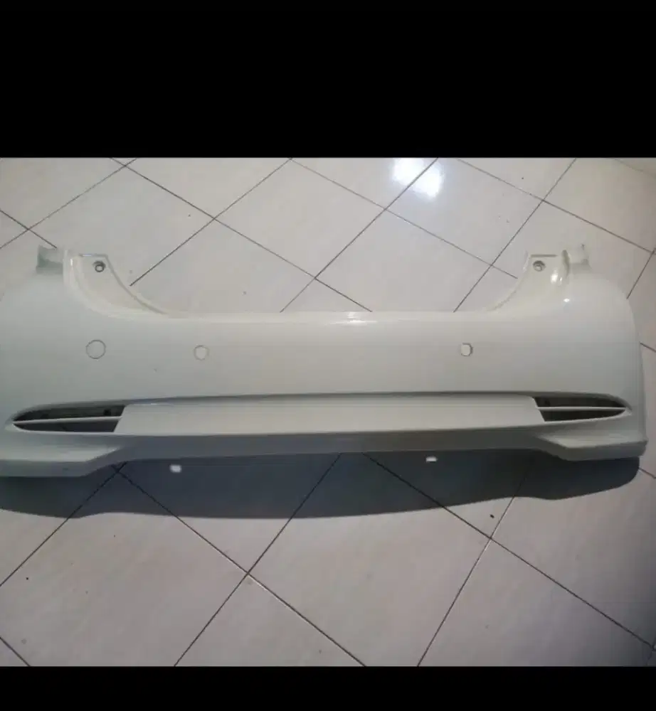 Bemper sirion 2013