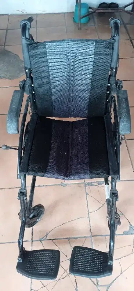 KURSI RODA DAN ALAT2 KESEHATAN