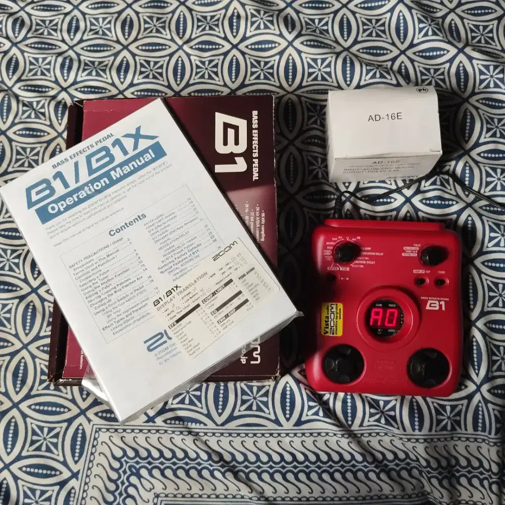 Bass effect pedal Zoom B1
