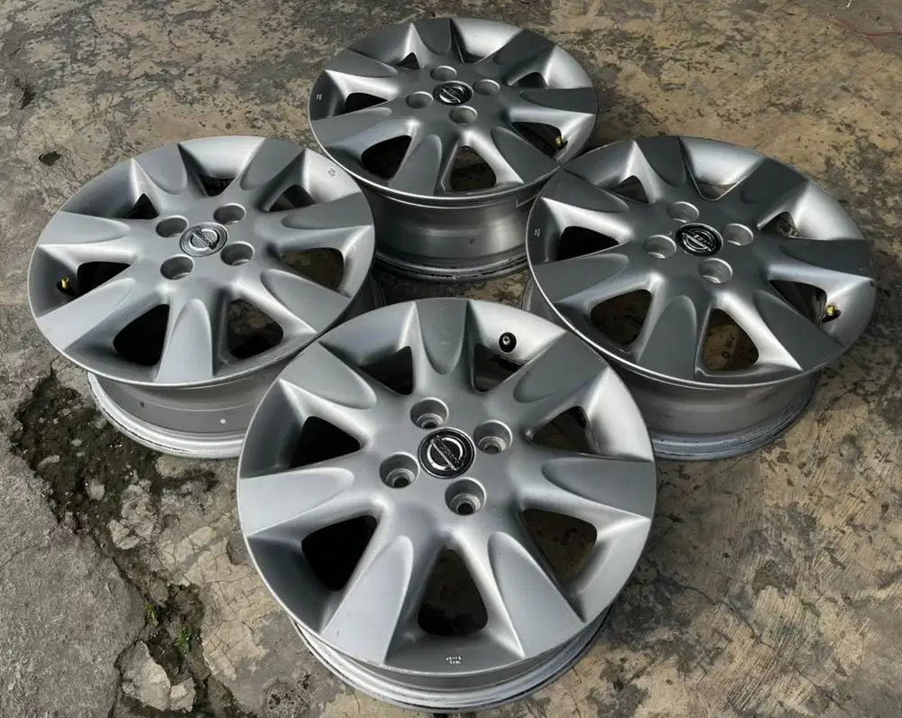 Velg oem nissan march 2012 R15