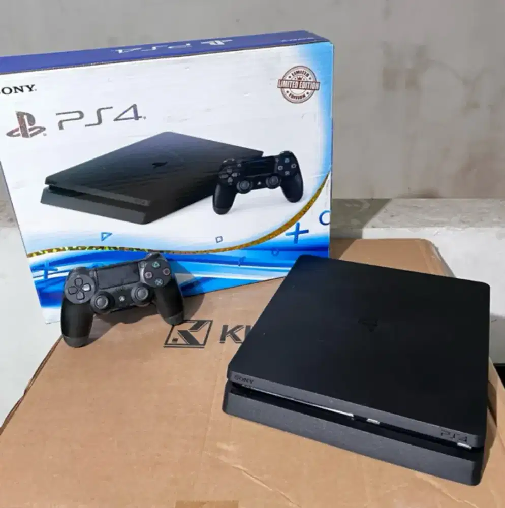 PlayStation 4 Slim 1TB