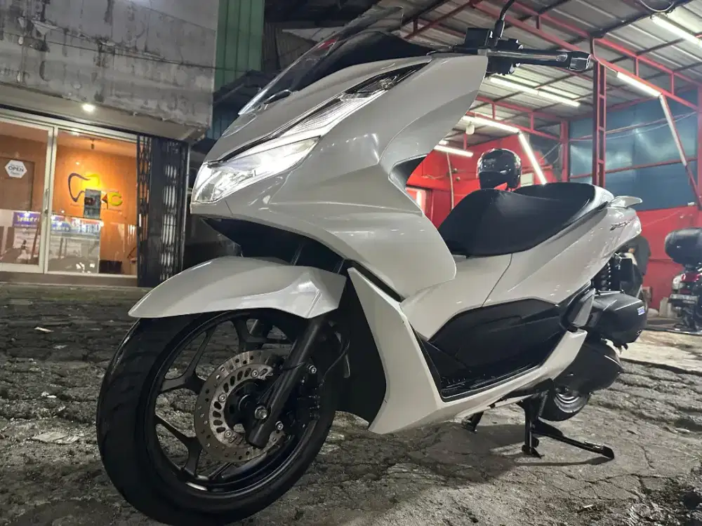 Honda PCX 2023 Putih