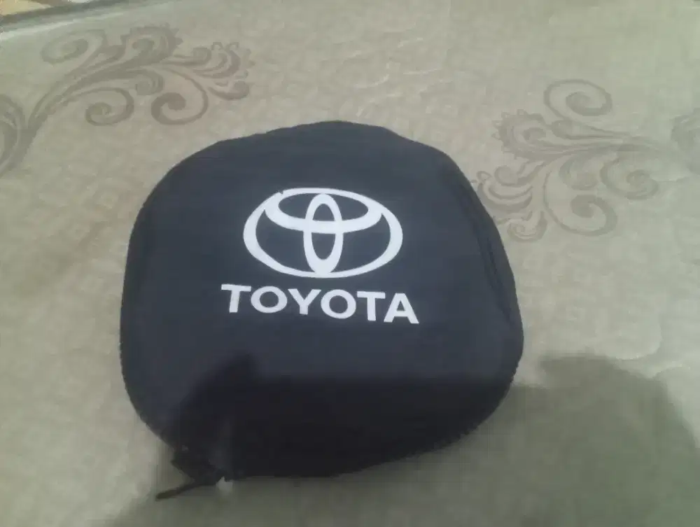 Sarung  ban serep mobil toyota