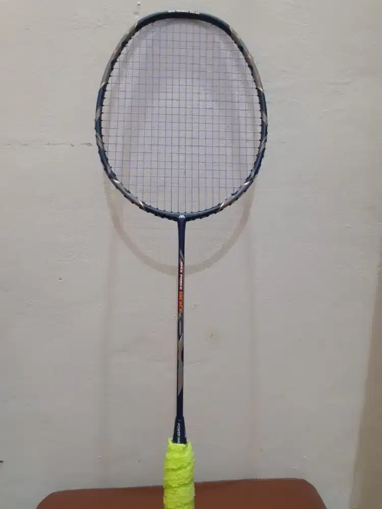 Raket badminton max force 800