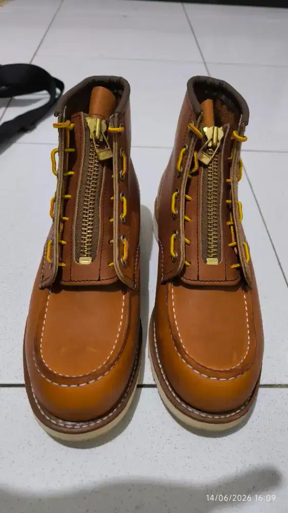 Sepatu merek RED WINGS