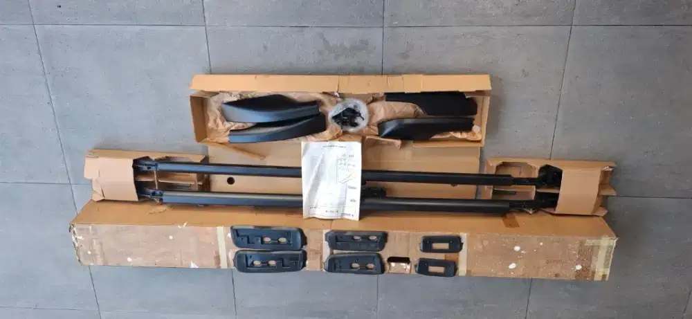 Roof Rail Toyota Land Cruiser VX200 Original Jepang