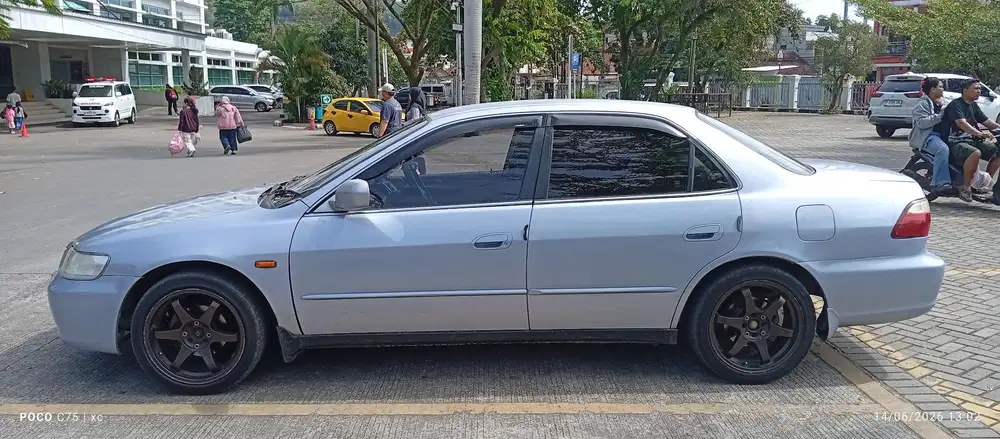 Honda Accord 2001 Bensin