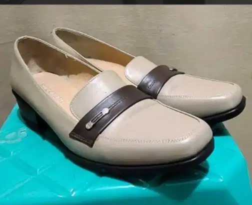 SEPATU WANITA BUCCHERI NO. 39