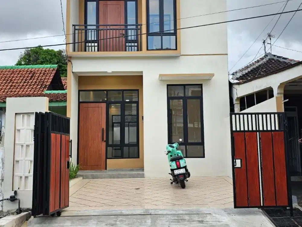 Rumah Baru 2 Lantai Dekat Jalan Kedungmundu Raya dan Sambiroto