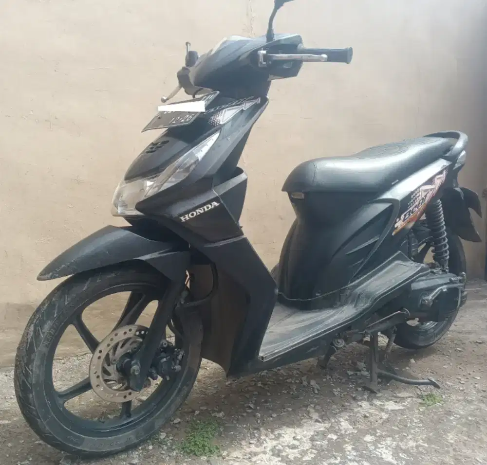 Honda Beat 2011 a.n sendiri 1 tgn dari baru