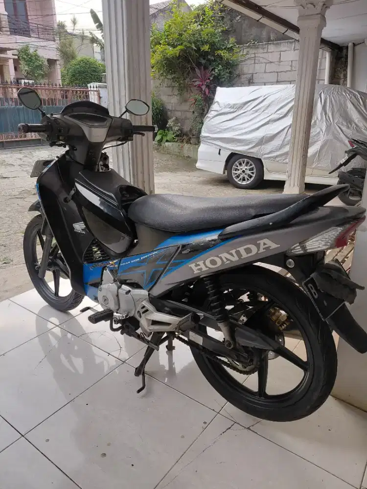 Honda supra x 125cc Antik cw DD asli tng 1 pjk hdp hrg nego ditmpt ors