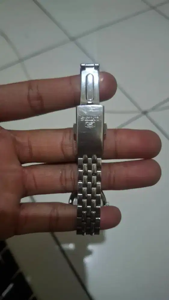 Jam tangan SEIKO
