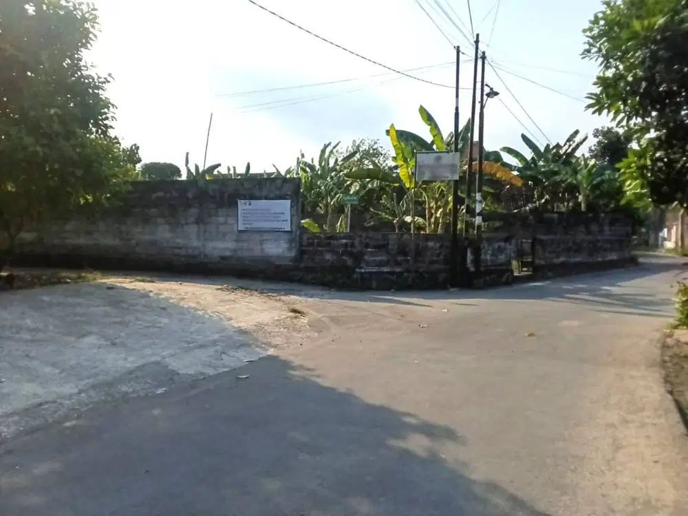 Tanah Hook Strategis Hanya 300 meter dari Jalan Solo