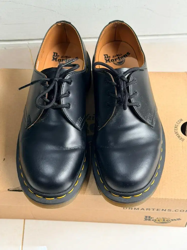Sepatu Doc Martens DRM Core 1461, Warna Black Smooth, Kondisi Like New
